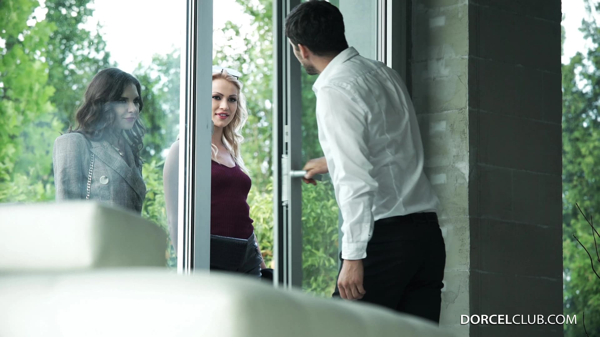 Henessy & Cherryescortes Deluxescene 22160