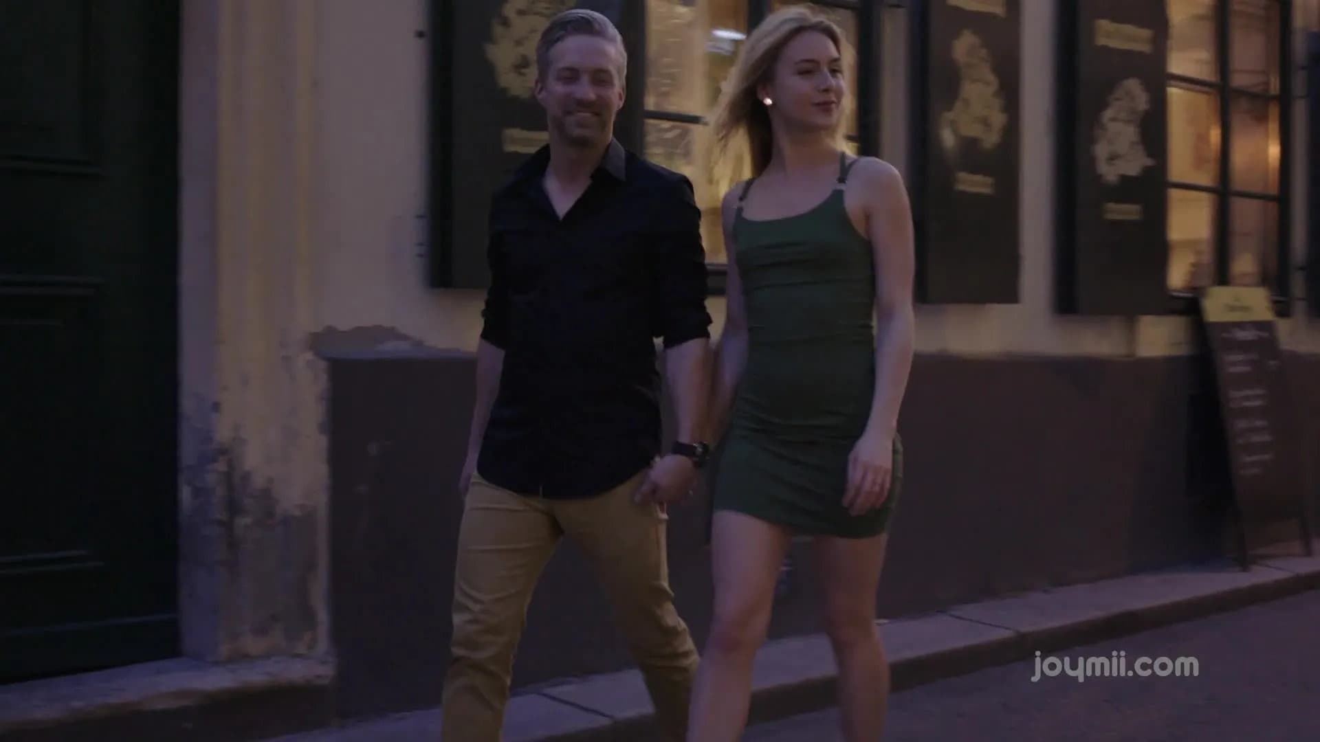 Alecia Fox - So Turned On