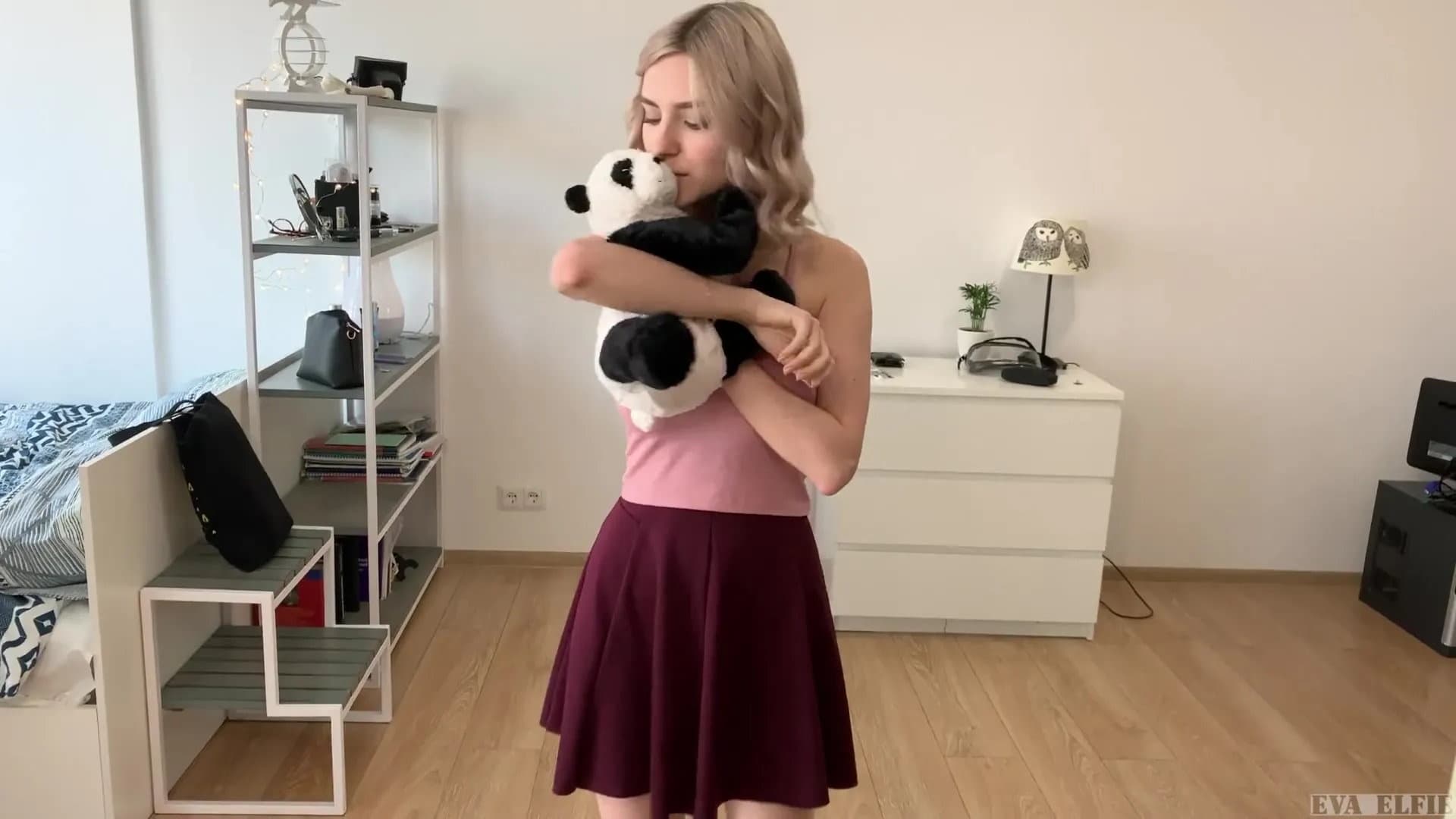 Virgin Step Sister Learns a Blowjob on Her Brother's Dick