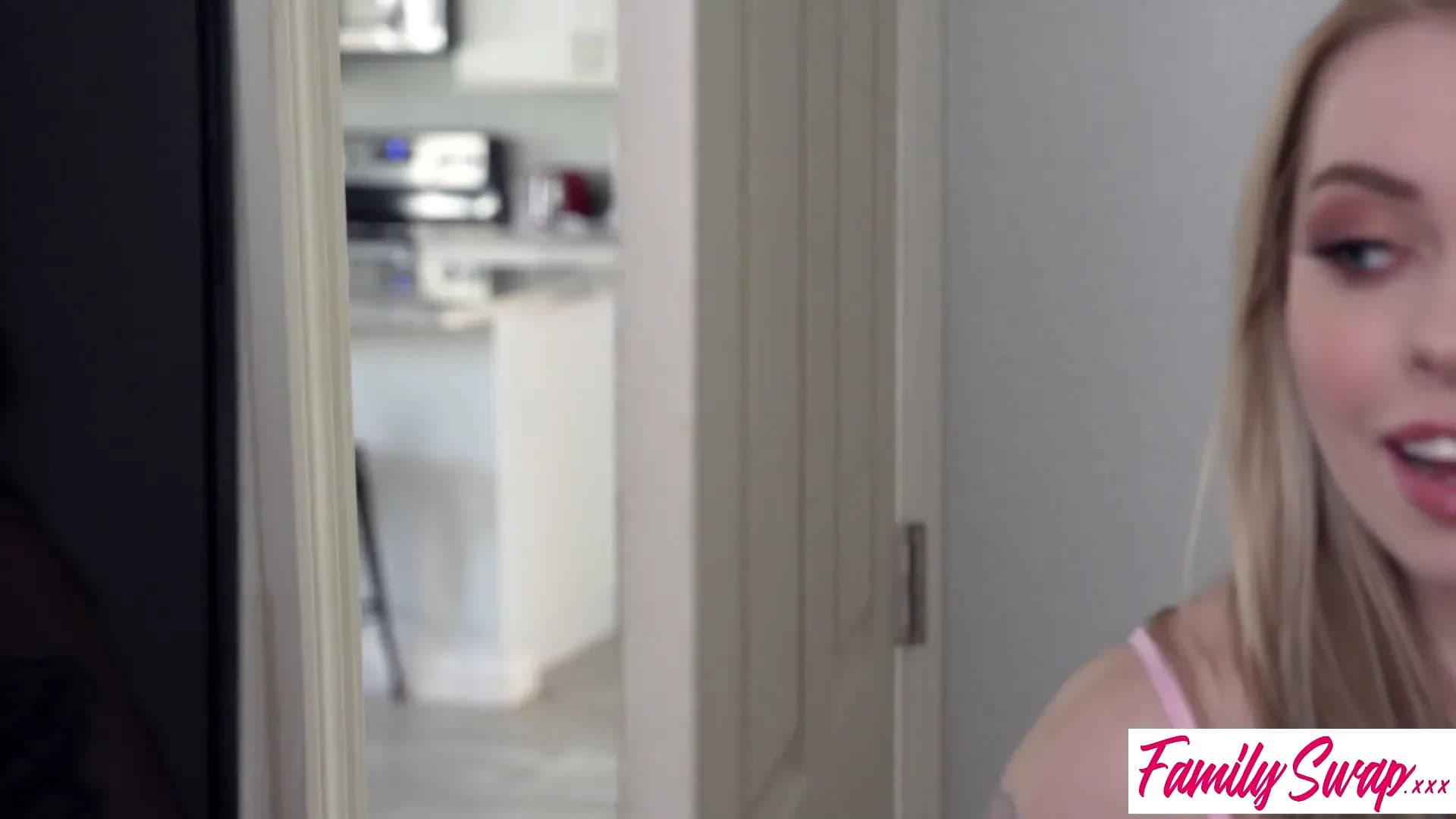 Are You Looking at My Pussy!? Eve Marlowe Teases Haley Spades - s5:e3