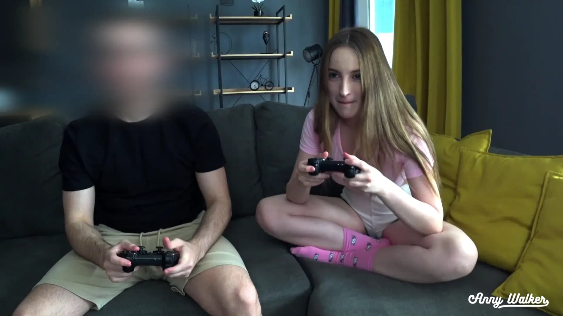 Game of Console with a Step-sister Turned into a Fuck