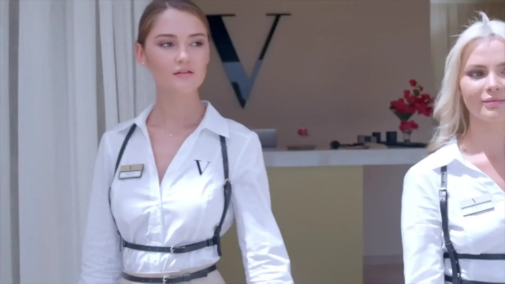 Red-hot Little Dragon's Sexcapades at Hotel