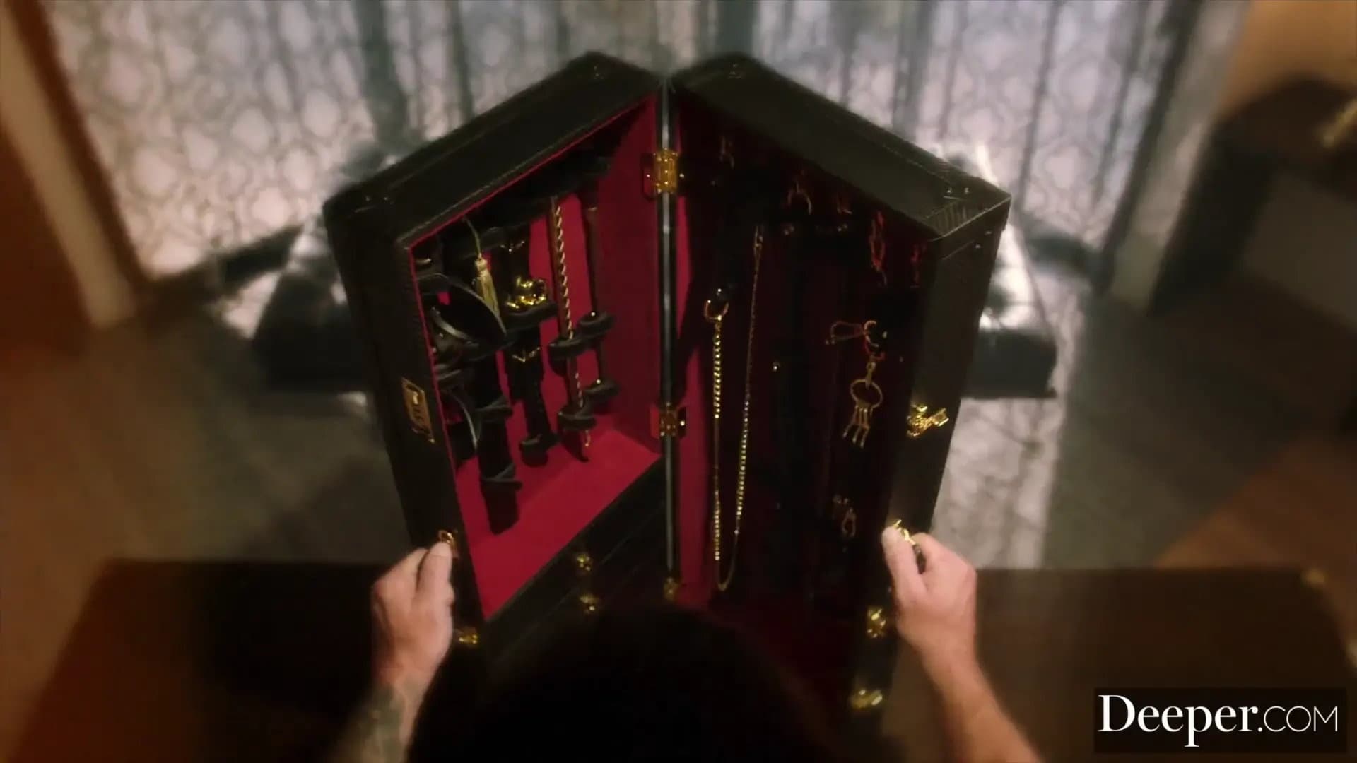 Masochistic Beauty Kenna is Blindfolded and Flogged