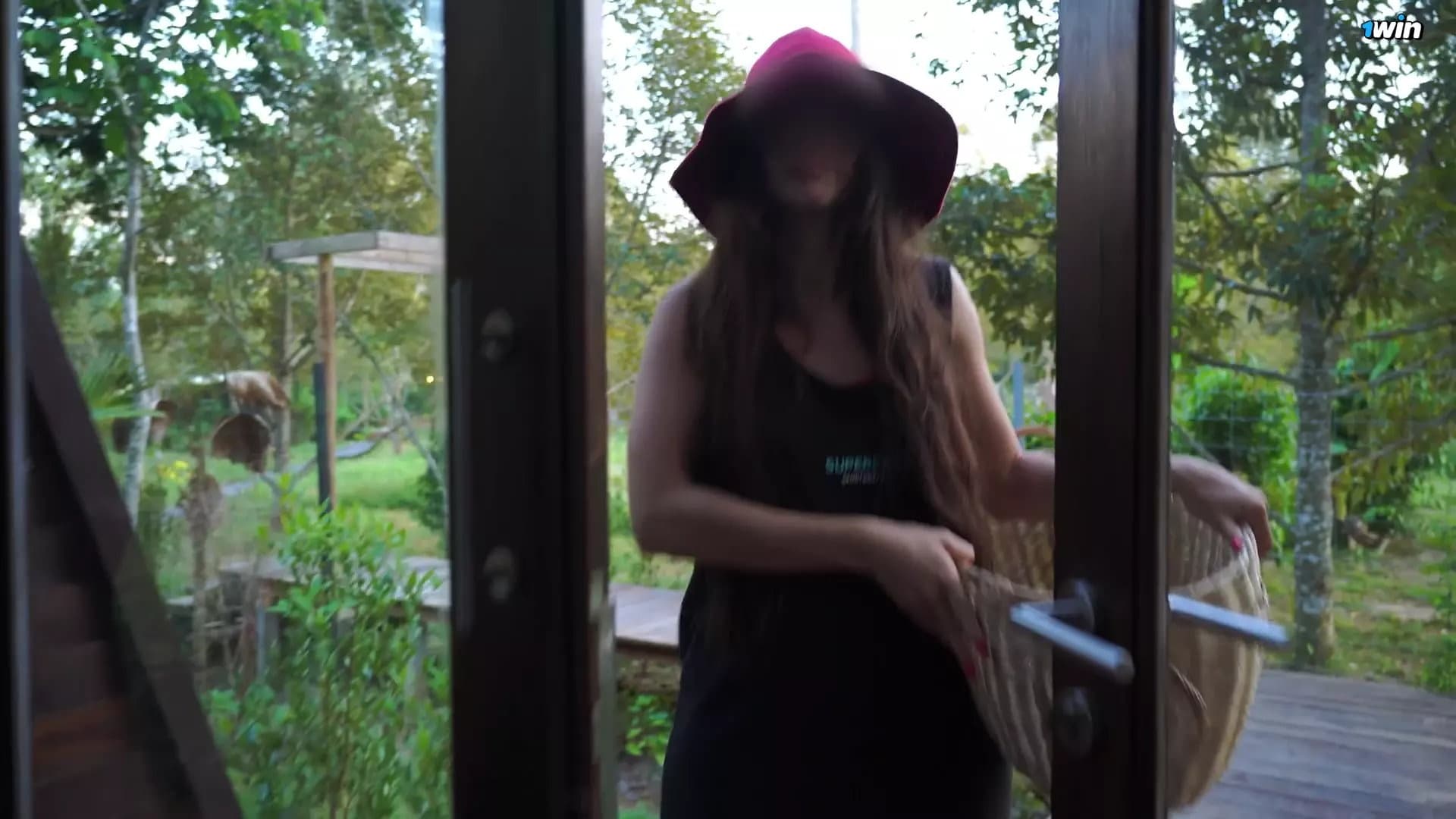 U Seems Like Little Red Riding Hood! - Did U Lost? Pay for Bed