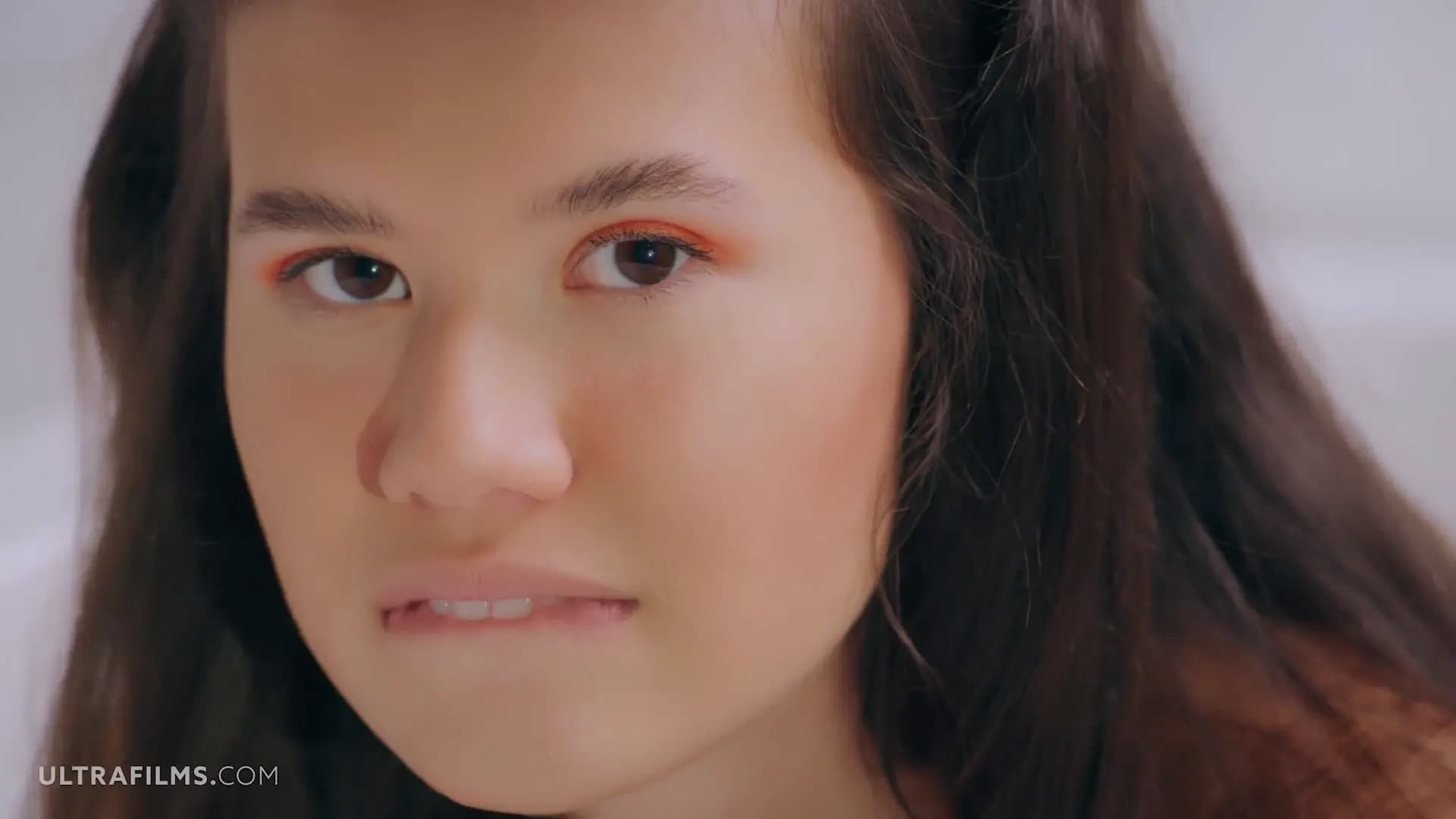 Beautiful Brunette Evelin Elle's Sensual Bathtub Passion