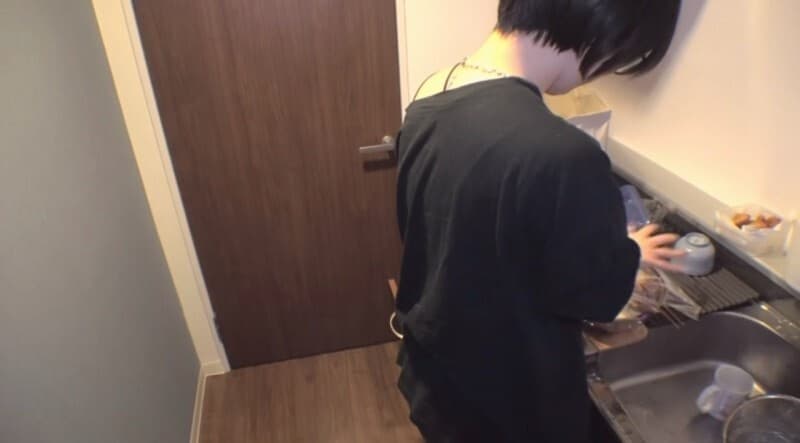 FC2-PPV-4842726 [Sorry, Boyfriend] When I went to visit my boyfriend at home, he was making lunch for me, so I interrupted him and got the urge to do it, so I did it right there.